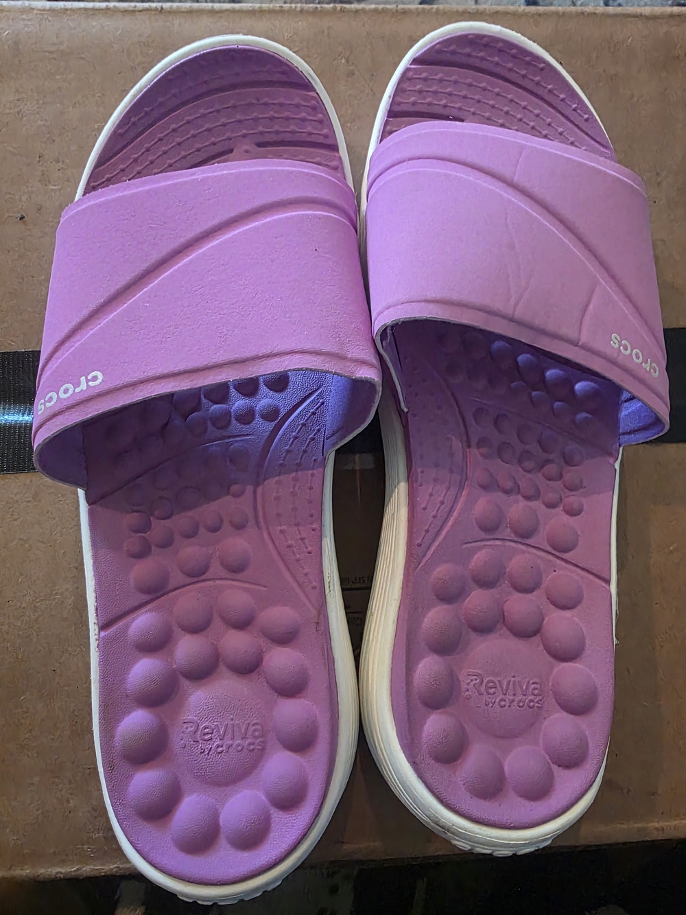 CROCS Reviva Slide Sandals in Lavender Pink Womans Size 10